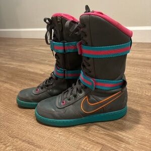Nike Vandal sneaker boot women’s 7.5
